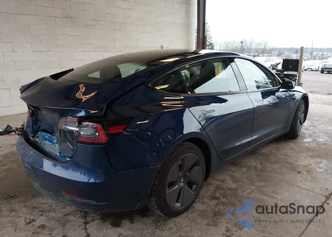 2022 Tesla Model 3 Long Range Dual Motor All-Wheel Drive z USA, uszkodzony, nr VIN 5YJ3E1EB6NF182794